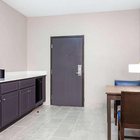La Quinta Inn & Suites By Wyndham Augusta Fort Eisenhower Bagian luar foto