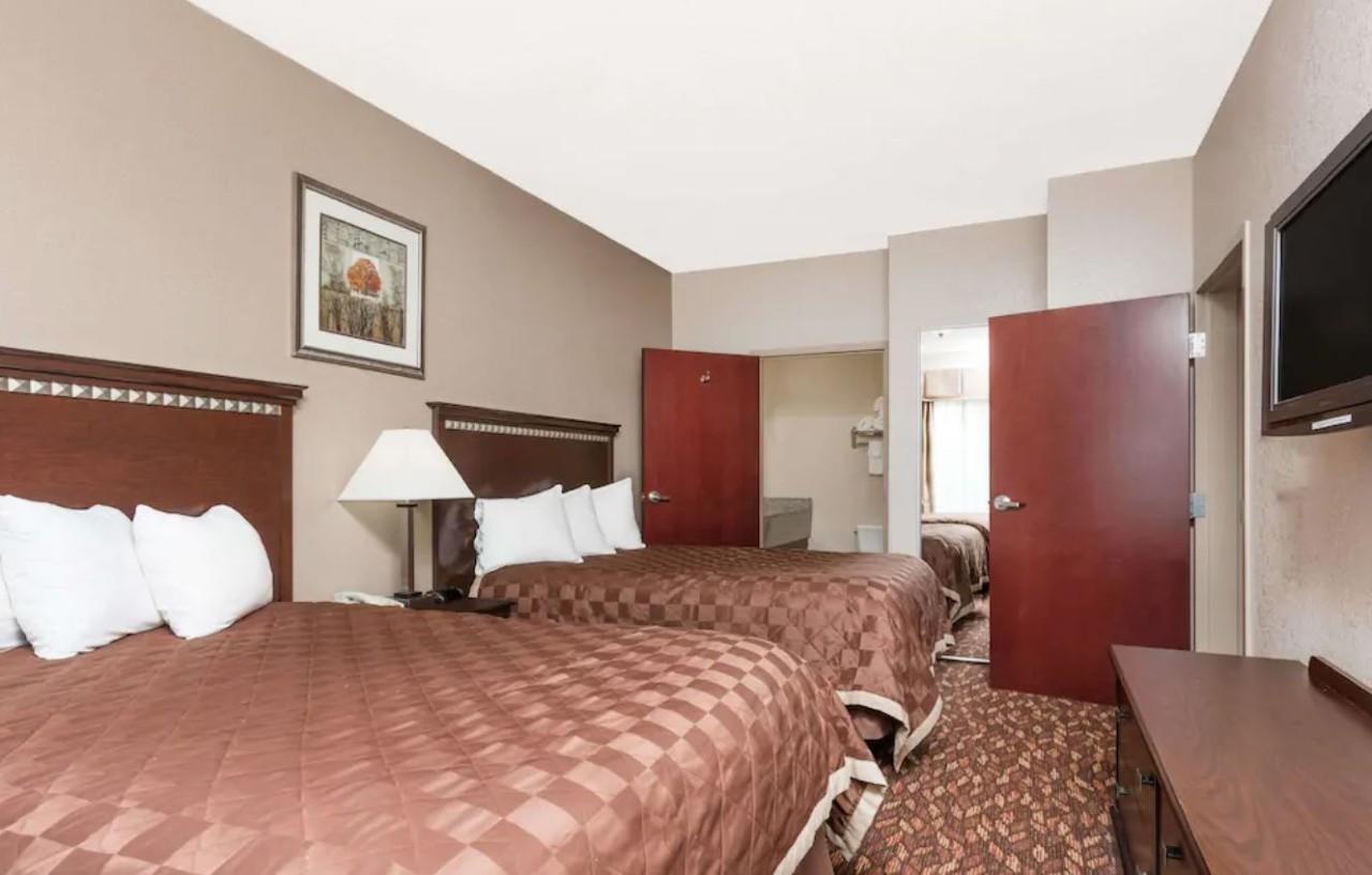 La Quinta Inn & Suites By Wyndham Augusta Fort Eisenhower Bagian luar foto