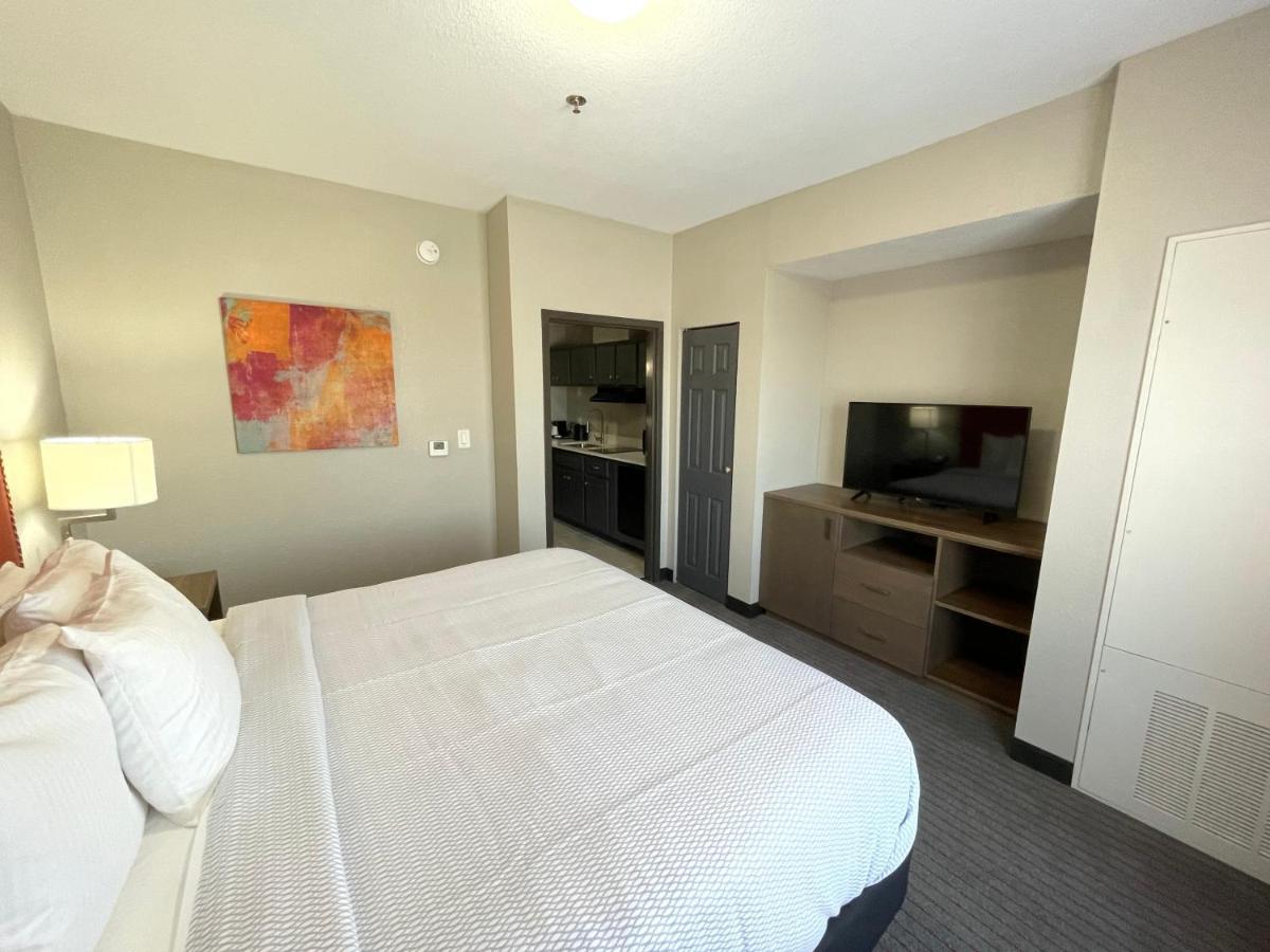La Quinta Inn & Suites By Wyndham Augusta Fort Eisenhower Bagian luar foto