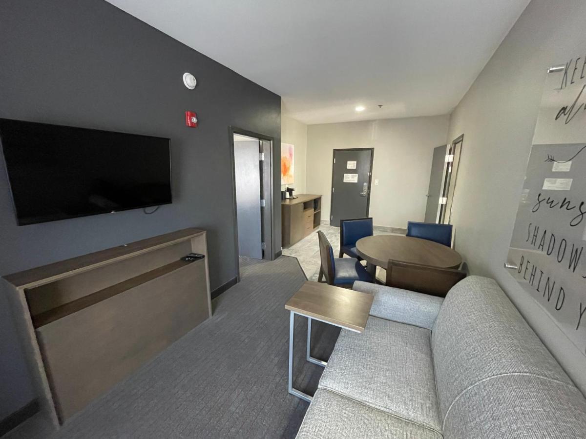 La Quinta Inn & Suites By Wyndham Augusta Fort Eisenhower Bagian luar foto