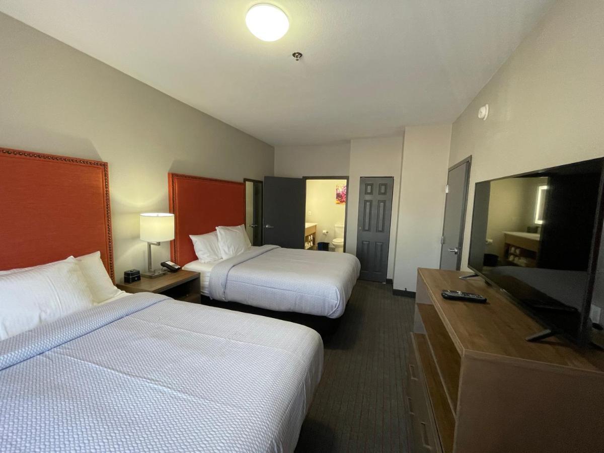 La Quinta Inn & Suites By Wyndham Augusta Fort Eisenhower Bagian luar foto