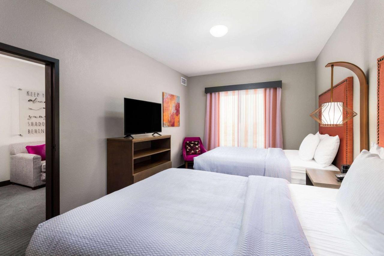 La Quinta Inn & Suites By Wyndham Augusta Fort Eisenhower Bagian luar foto